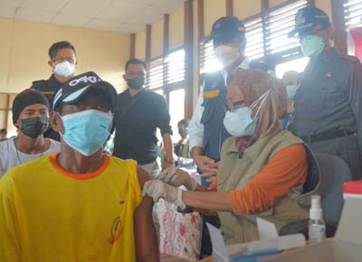  Tertinggi di Riau, Vaksinasi COVID-19 Pekanbaru Mencapai 91,26 Persen